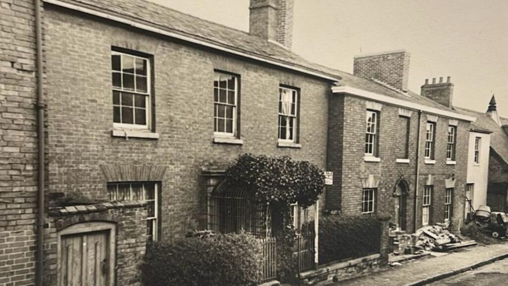 The Cotton Mews, photograph 6