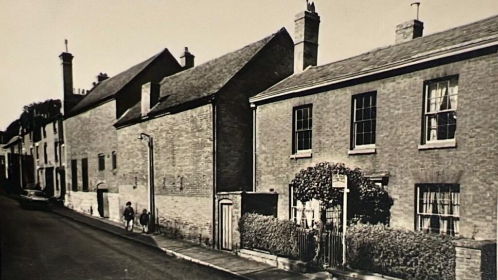 The Cotton Mews, photograph 7